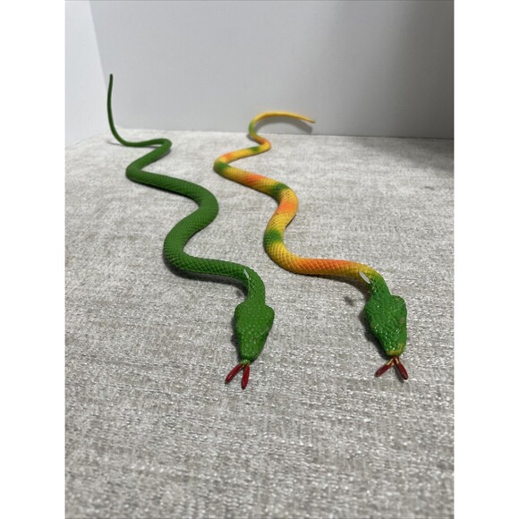 JA-RU Green Rubber Snake Lot Of 2 Vintage Toys 20’ - Picture 1 of 7